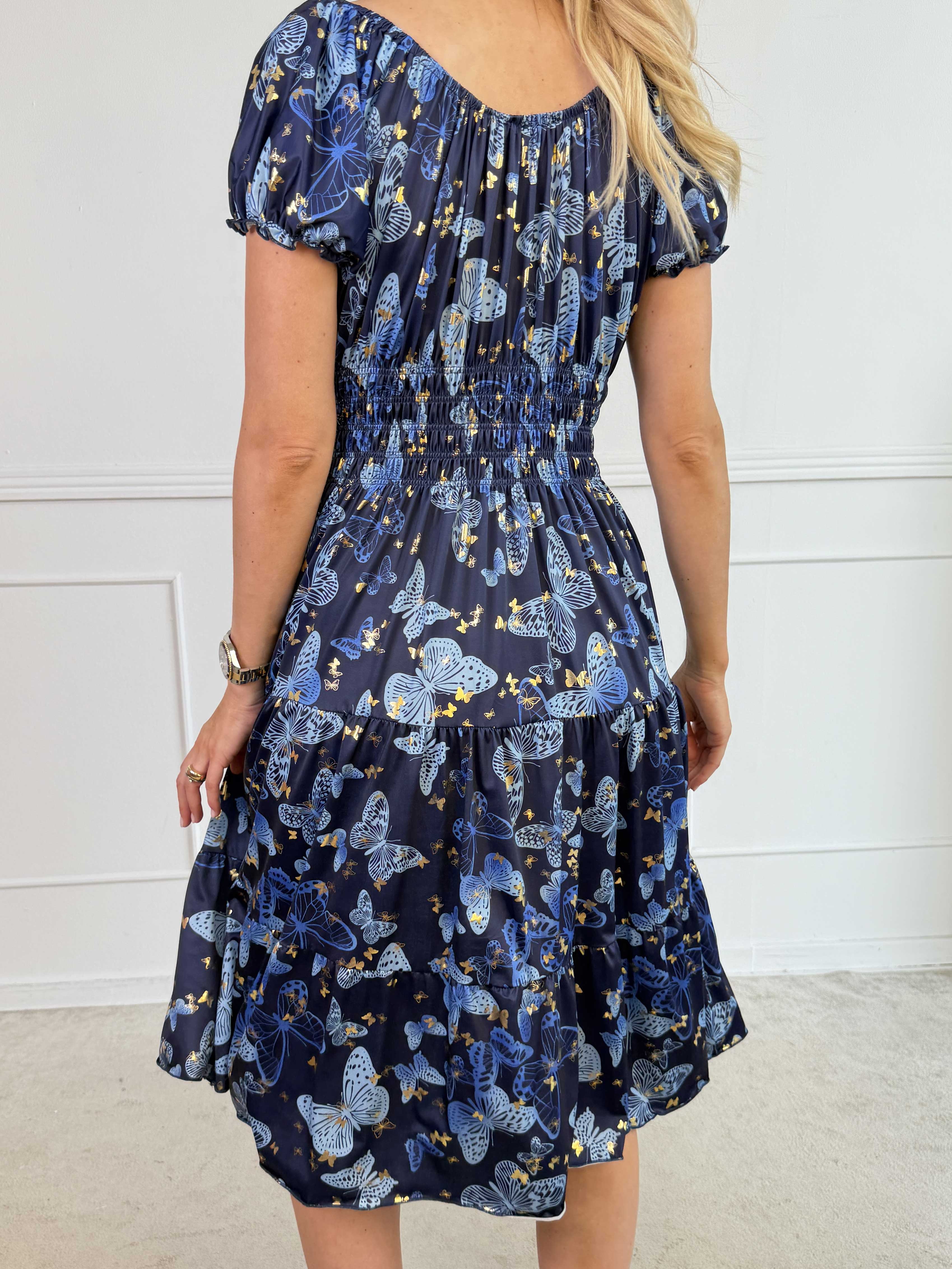 Tea Butterfly - Plus size kjole med smukt sommerfugleprint og elastisk udskæring
